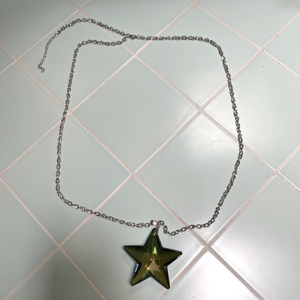 TILLYS Iridescent Star Necklace